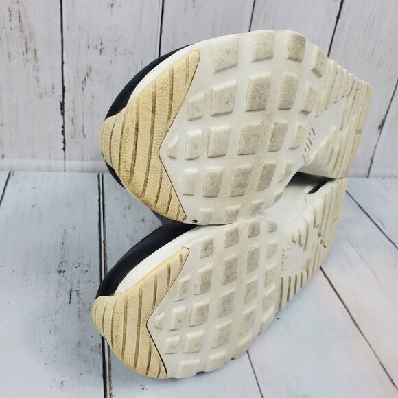 Nike Air Max Thea Mid Sneaker Boots Sail Women’s Size 6 Black White 859550-001 - Picture 14 of 15